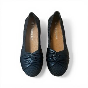 Bernie Mev Woven Black Leather Ballet Comfort Flats Shoes US 8.5 Preppy Chic